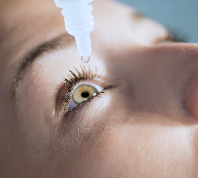 Right Way to Use Eye Drops Clear Eyes